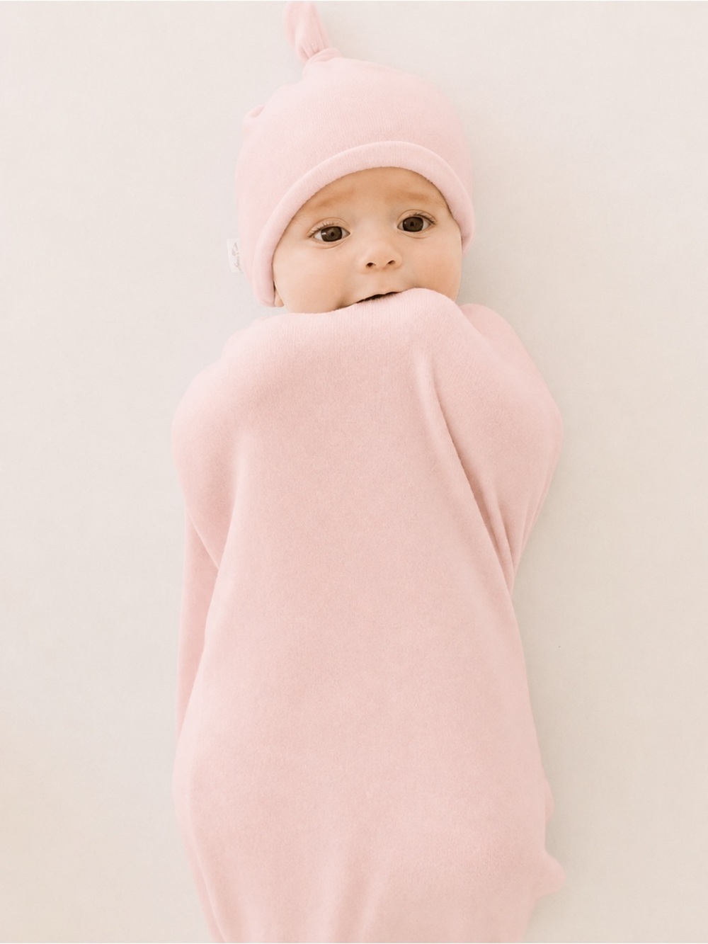 Mama Coco Cocoon Swaddle plush - like new